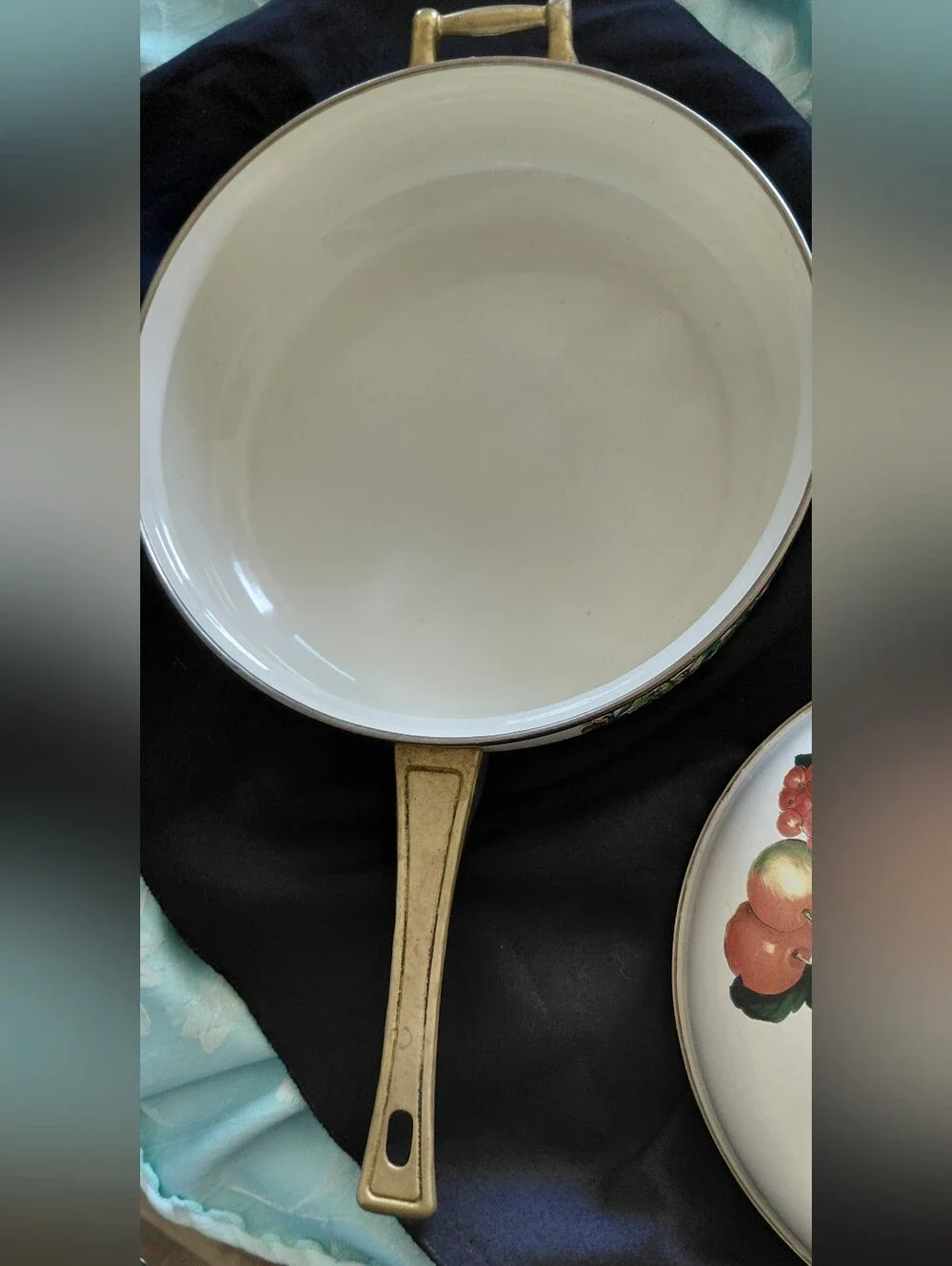 TableTops Unlimited White Fruit-Pattern Covered Fry Pan with Brass-Tone Handles